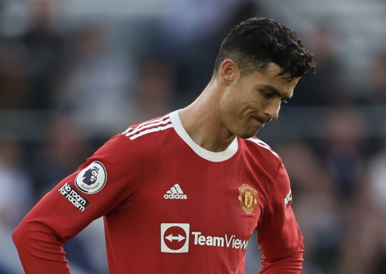 Ronaldo mắc sai lầm khi coi MU giống Juventus - Bóng Đá