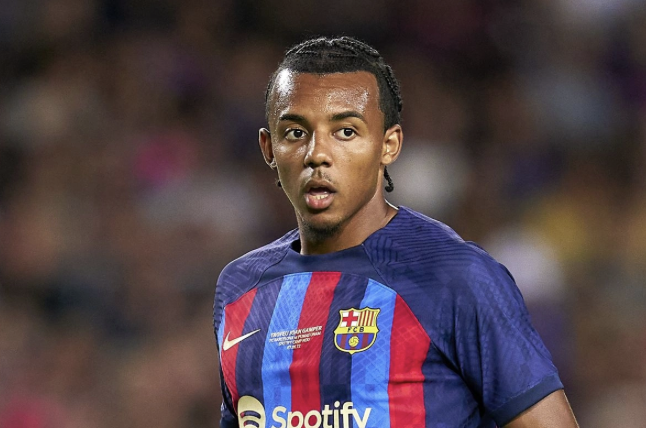 Tân binh Barca đáp trả tin đồn bị nợ lương - Bóng Đá