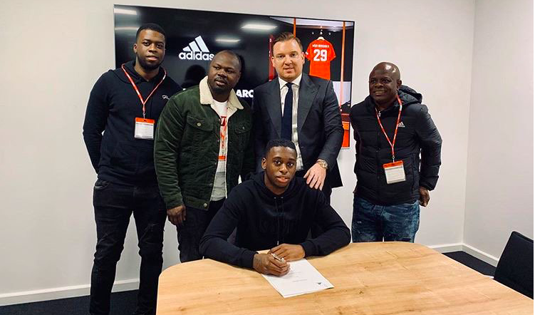 Wan Bissaka signs with Adidas - Bóng Đá