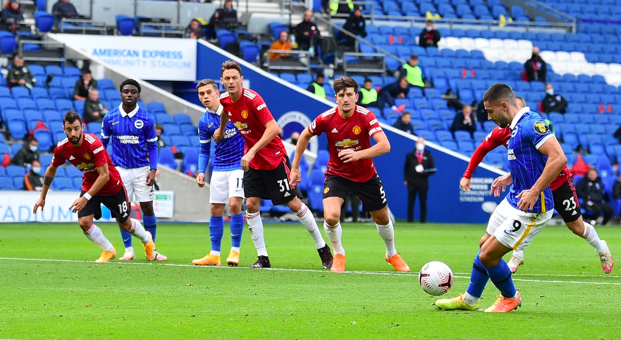 Neal Maupay Scores Glorious Panenka Penalty, Does 'Crybaby' Celebration vs Man Utd - Bóng Đá