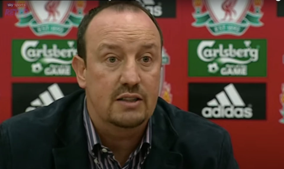 Liverpool touchline meltdown that sparked bitter Rafa Benitez and Alex Ferguson rivalry - Bóng Đá