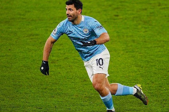 Paul Ince calls on Manchester United to make an audacious swoop for Sergio Aguero on a free transfer this summer - Bóng Đá