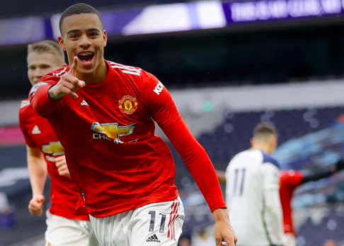 10 thống kê Spurs 1-3 M.U: 