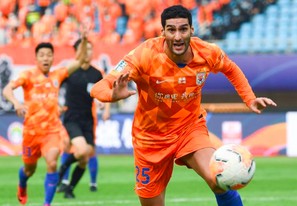 Marouane Fellaini returns to Premier League - Bóng Đá