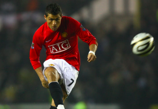 Top 5 cầu thủ sút phạt xuất sắc nhất lịch sử Premier League: Số 1 không ai khác! - Bóng Đá