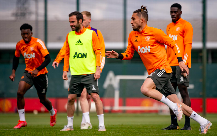 Hừng hực khí thế trên sân tập, Man Utd sẵn sàng đả bại Liverpool - Bóng Đá