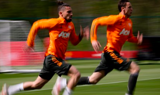 Hừng hực khí thế trên sân tập, Man Utd sẵn sàng đả bại Liverpool - Bóng Đá