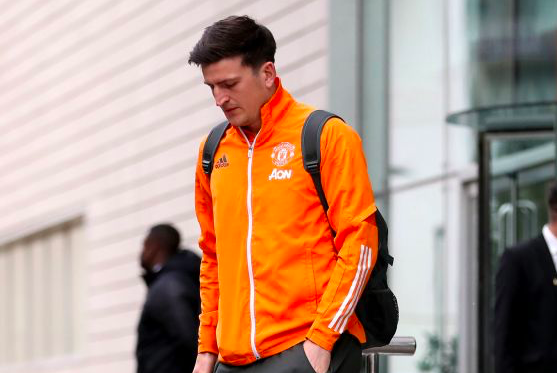 Cảnh sát phải hộ tống cả đội Man Utd rời khỏi nơi đóng quân - Bóng Đá