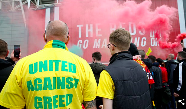Manchester United could face a points deduction after fans forced the postponement of their Premier League fixture with Liverpool. - Bóng Đá