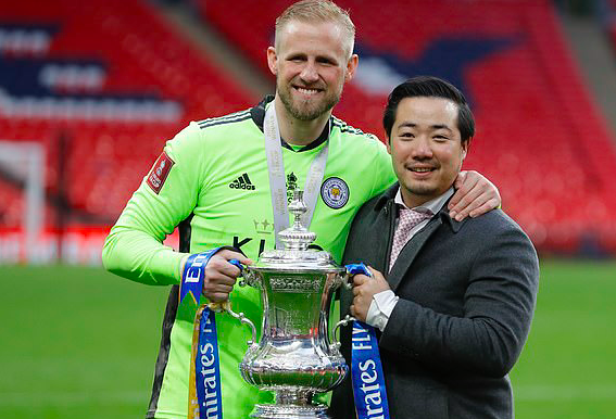 Chủ tịch và cầu thủ Leicester City đồng loạt bật khóc khi làm nên lịch sử - Bóng Đá