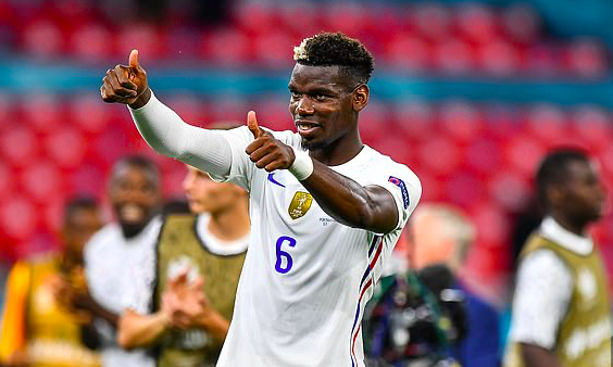  Paul Pogba 'continues talks with Manchester United to extend contract with Red Devils desperate to avoid losing Frenchman for free in January' - Bóng Đá