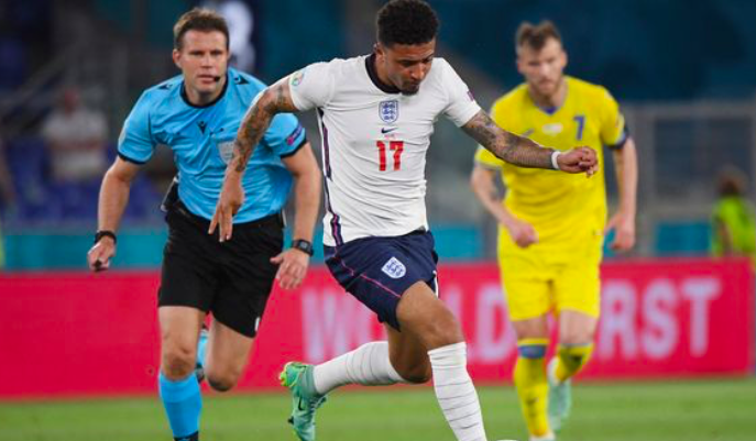 Jadon Sancho hints at position change at Man Utd ahead of joining club for pre-season - Bóng Đá