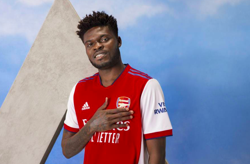 CHÍNH THỨC! Arsenal công bố áo đấu mới tuyệt đẹp - Bóng Đá