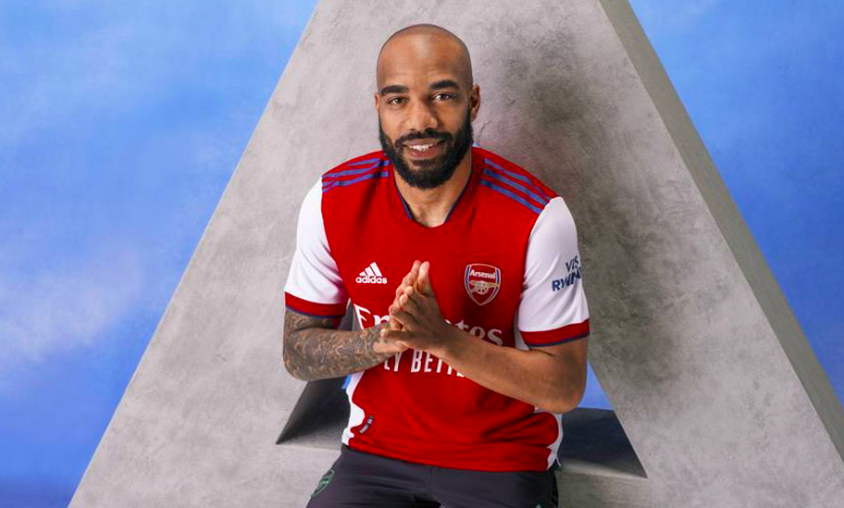 CHÍNH THỨC! Arsenal công bố áo đấu mới tuyệt đẹp - Bóng Đá