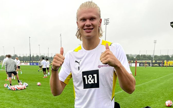 Julien Laurens confirmed that both Mino Raiola and Erling Haaland’s father Alf-Inge are aware of Chelsea’s “concrete” interest in the striker. - Bóng Đá