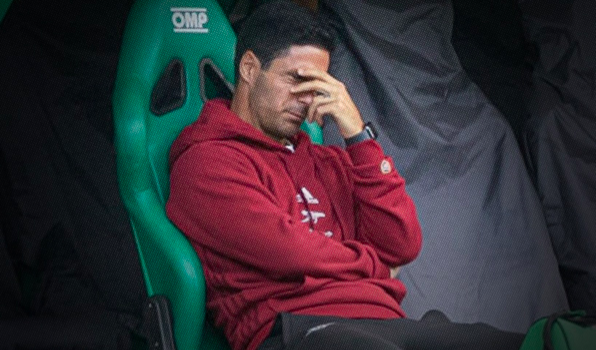 Cái ôm đầu của Arteta chỉ ra vấn đề ở Arsenal - Bóng Đá