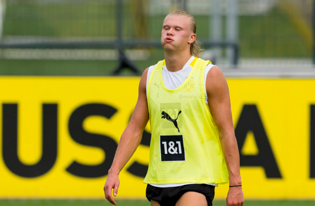 ‘Storm is coming’: Tony Cascarino is confident player will join Chelsea this summer - Bóng Đá