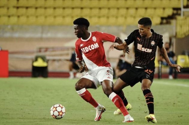 Man United in talks to sign highly-rated Ligue 1 defensive midfielder - Bóng Đá