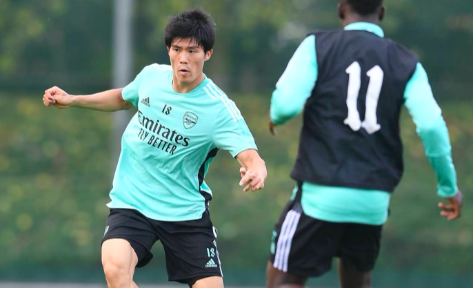 Cú hích lớn xuất hiện, tân binh đầy mạnh mẽ trên sân tập Arsenal - Bóng Đá