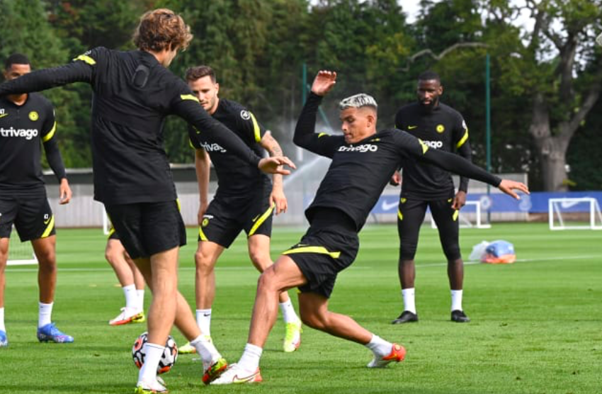 Siêu chiến binh trở lại, trò cưng Lampard phô diễn kỹ thuật trên sân tập Chelsea - Bóng Đá
