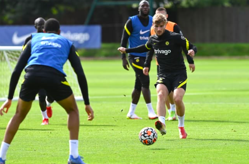 Siêu chiến binh trở lại, trò cưng Lampard phô diễn kỹ thuật trên sân tập Chelsea - Bóng Đá