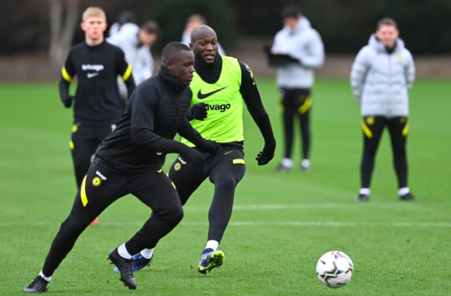 Cú hích xuất hiện, thái độ của Lukaku trên sân tập Chelsea - Bóng Đá