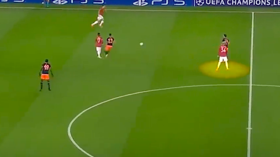 Bằng chứng cho thấy Van de Beek bị đồng đội cô lập ở Man Utd - Bóng Đá