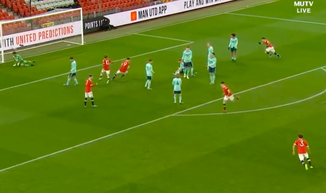 Quỷ đỏ sở hữu sát thủ 