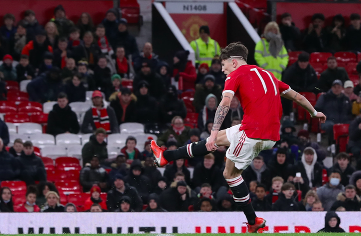 Quỷ đỏ sở hữu sát thủ 