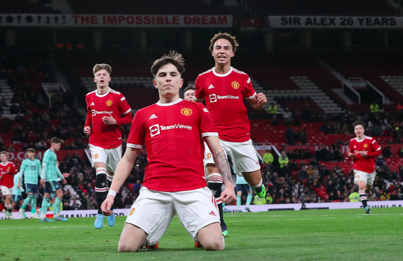 Quỷ đỏ sở hữu sát thủ 