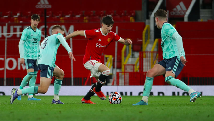 Quỷ đỏ sở hữu sát thủ 