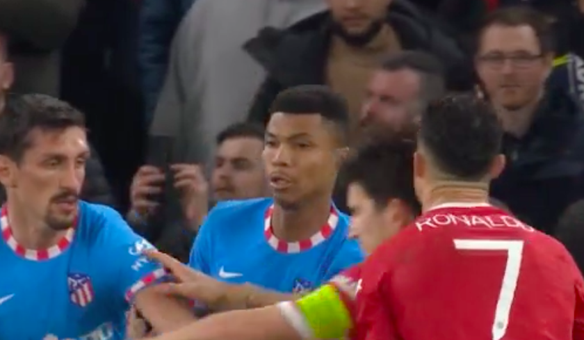 Maguire ám hại Ronaldo; Simeone lo chạy trốn CĐV M.U - Bóng Đá