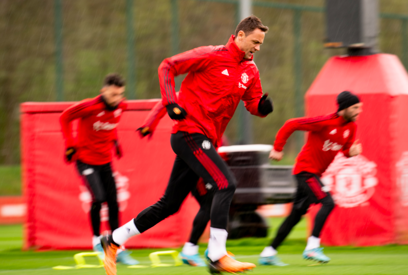 M.U có buổi tập đầy tốc độ, lộ tâm trạng thầy trò HLV Rangnick - Bóng Đá