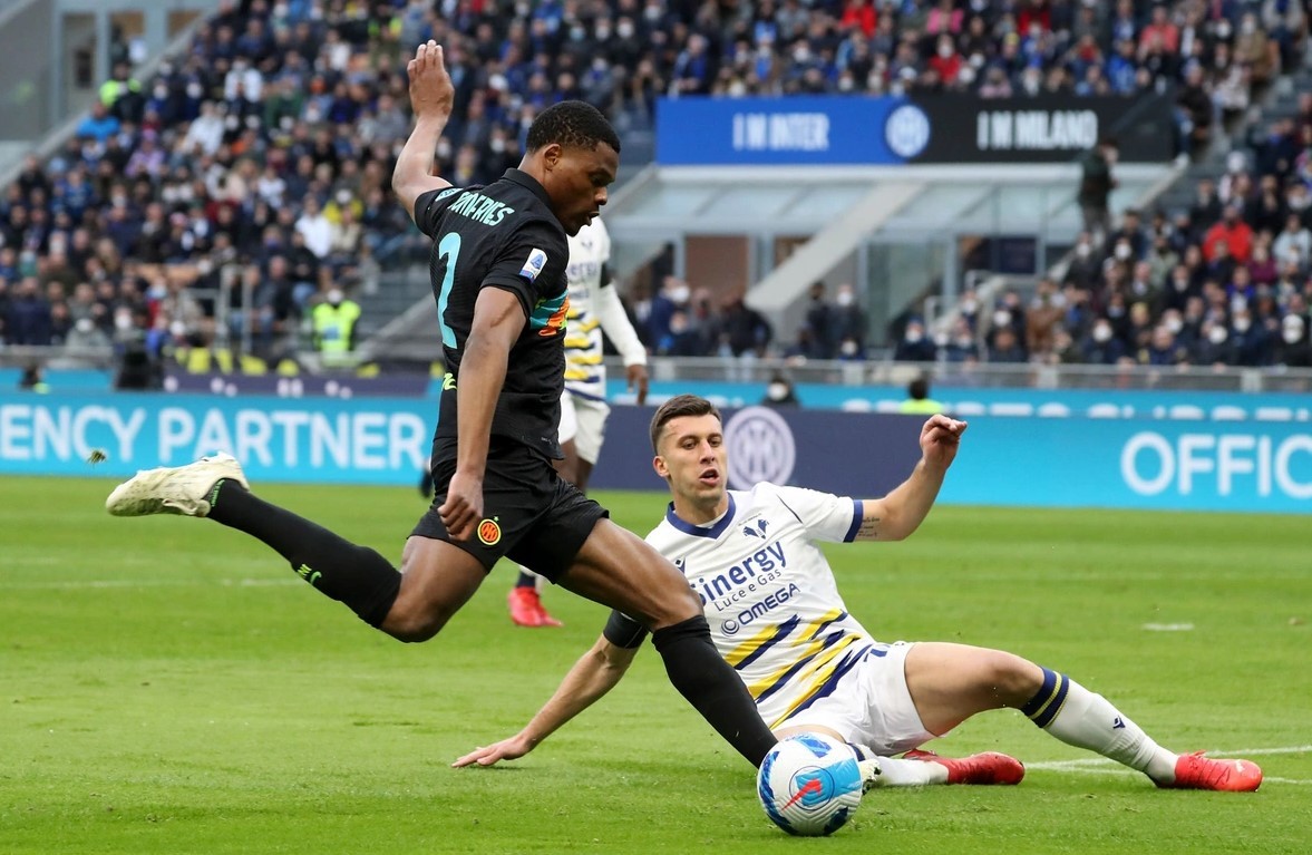 Inter phả hơi nóng vào cuộc đua vô địch Serie A - Bóng Đá