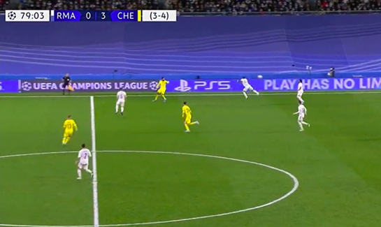 Kante phạm 2 lỗi dẫn tới bàn thua của Chelsea - Bóng Đá