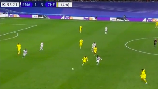 Kante phạm 2 lỗi dẫn tới bàn thua của Chelsea - Bóng Đá