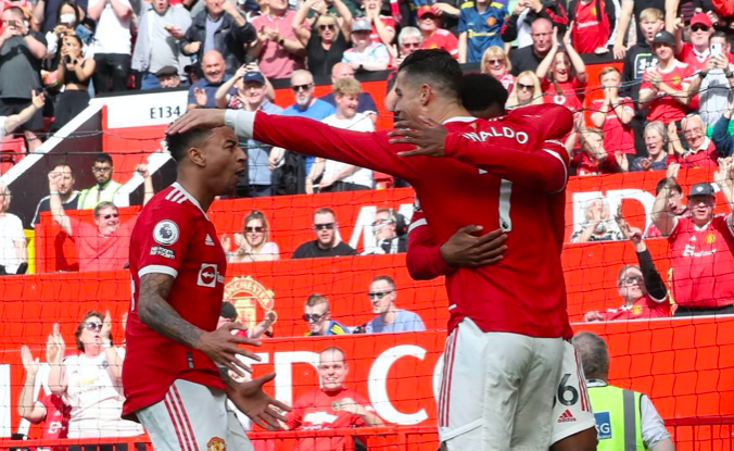 Cristiano Ronaldo nets 50th career hat-trick - Bóng Đá