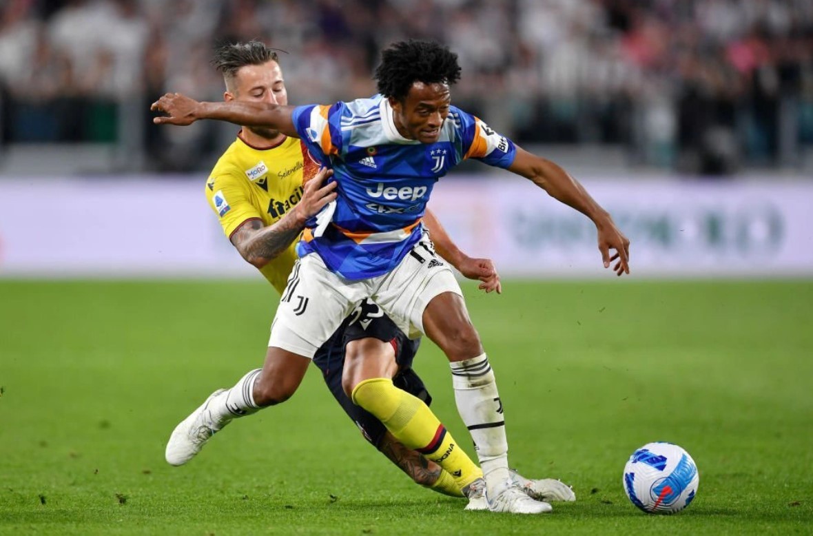 Vlahovic giải cứu Juventus ở phút 90+5 - Bóng Đá