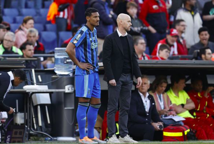 Ten Hag gây thất vọng lớn trước khi cập bến Man Utd - Bóng Đá