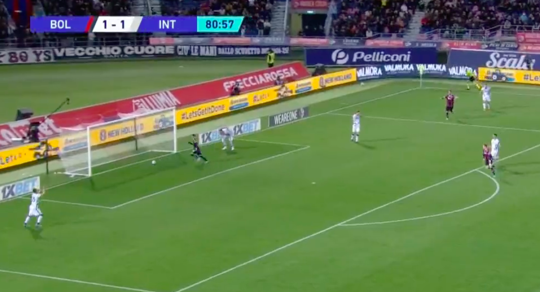 Pha bóng bước ngoặt của cuộc đua vô địch Serie A 2021/22? - Bóng Đá