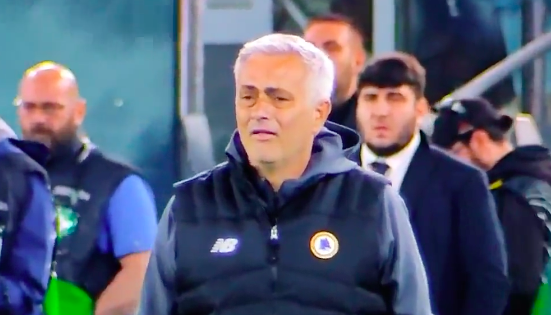 Khoảnh khắc bật khóc nức nở gây xúc động của Jose Mourinho - Bóng Đá
