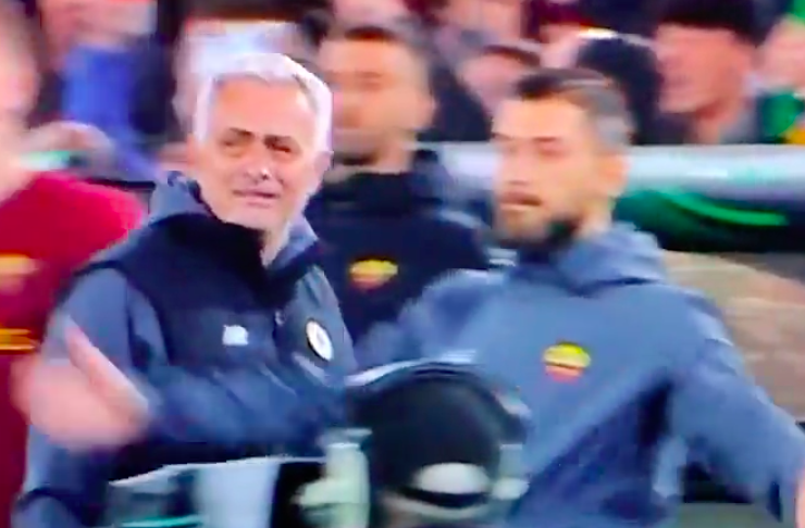 Khoảnh khắc bật khóc nức nở gây xúc động của Jose Mourinho - Bóng Đá