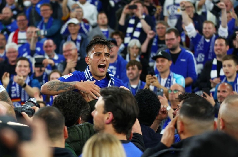 Schalke 04 trở lại Bundesliga - Bóng Đá