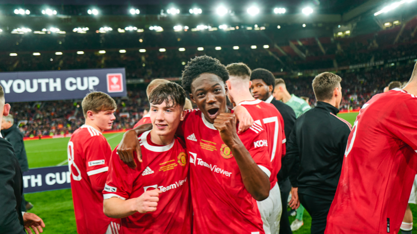 Sao trẻ đang lên ghi cú đúp, M.U lập kỷ lục vô địch trước mặt Sir Alex - Bóng Đá