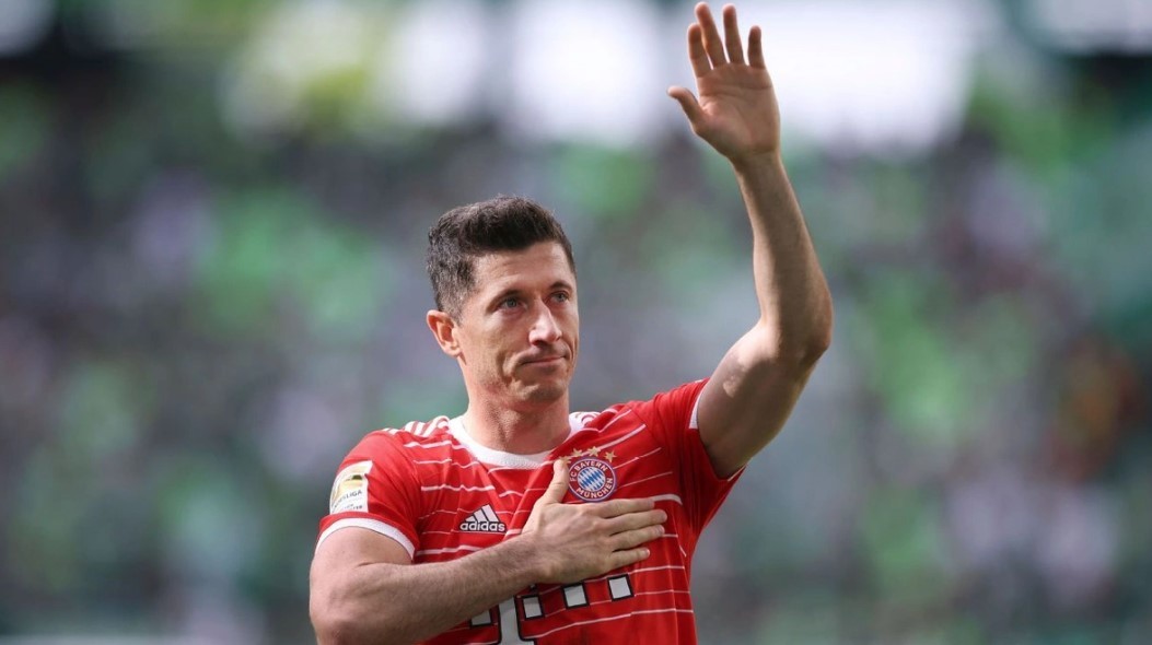 Barca lấy tiền đâu để mua Lewandowski? - Bóng Đá