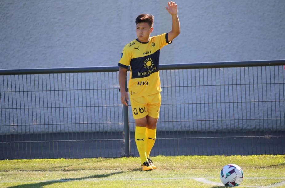 Quang Hải và đồng đội 'chạy đà' chậm, HLV Pau FC nói gì? - Bóng Đá