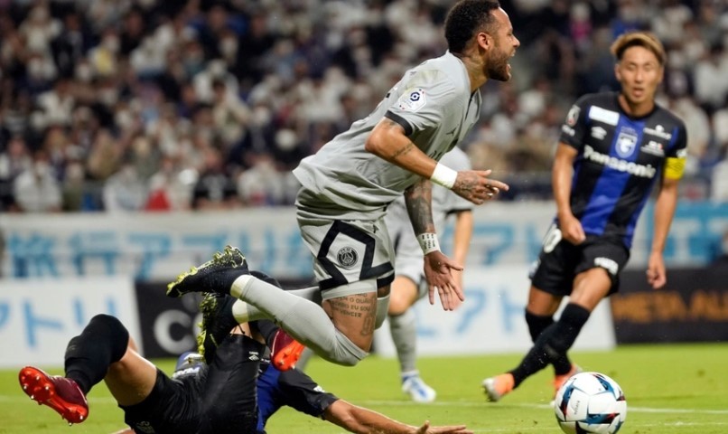 Phản ứng của Neymar khi bị tố ăn vạ lộ liễu - Bóng Đá