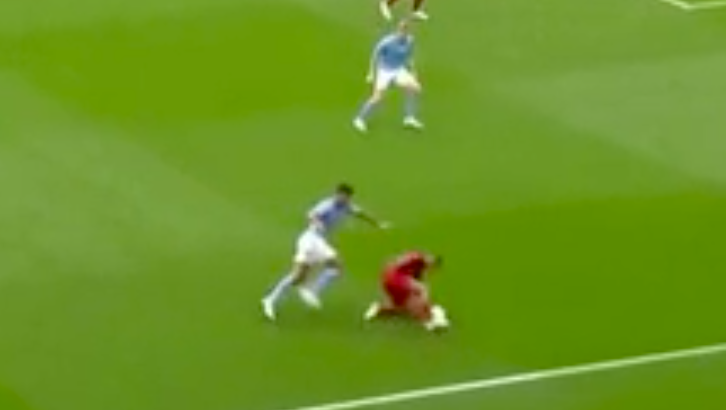 Thiago biến Rodri và De Bruyne thành trò hề - Bóng Đá