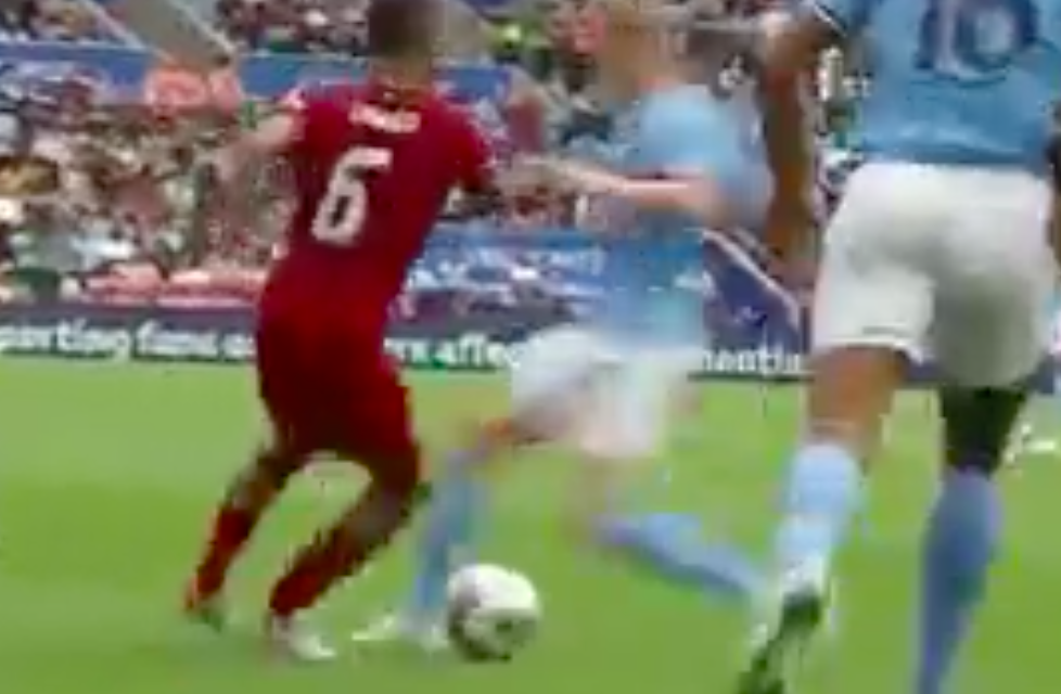 Thiago biến Rodri và De Bruyne thành trò hề - Bóng Đá