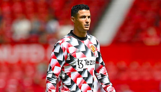 Phản ứng của Ronaldo khi ngồi dự bị - Bóng Đá